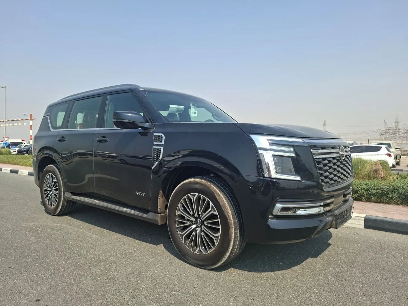 2026 Nissan Patrol LE TITANIUM, schwarz, 0 km, Import VAE — Foto 1