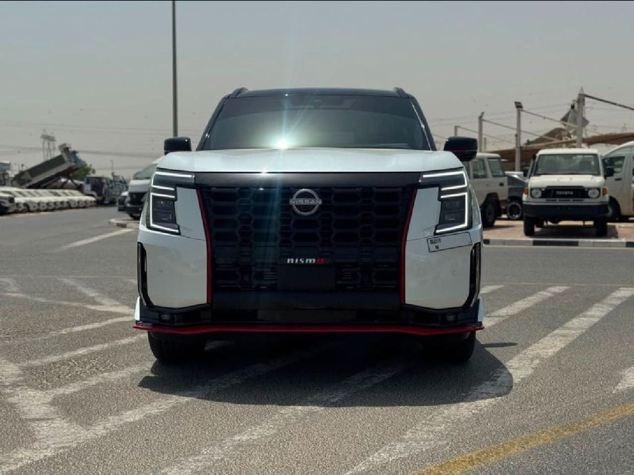 2026 Nissan Patrol NISMO, weiß, 0 km, Import VAE — Foto 1