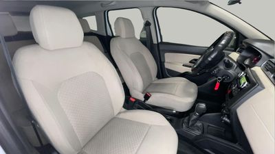 2022 Renault Duster PE, weiß, 85.052 km, Import VAE — Foto 12 z 16