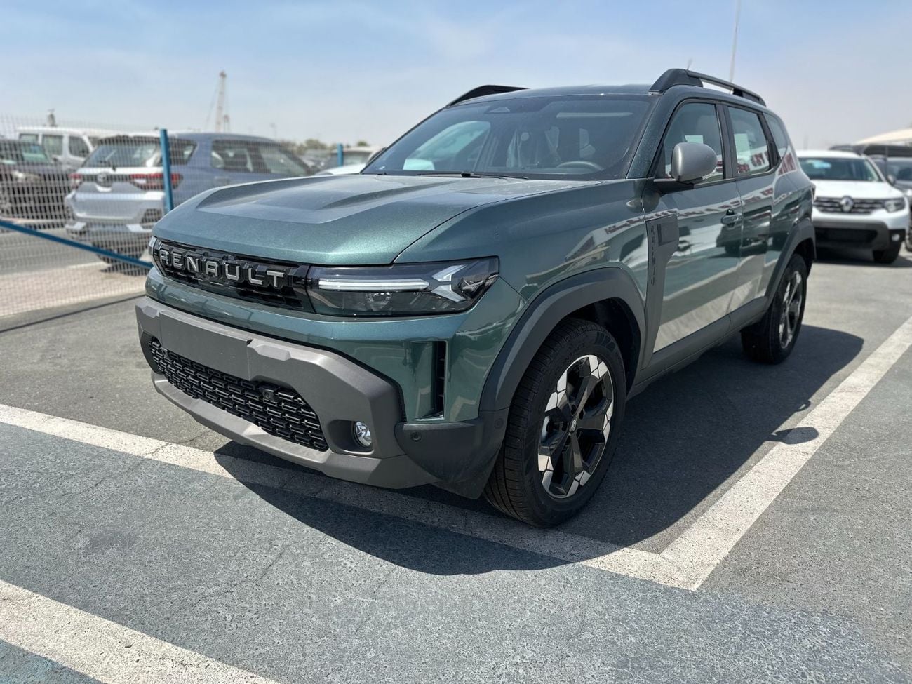 2026 Renault Duster LE, grün, 10 km, Import VAE — Foto 1