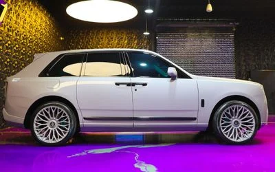 2019 Rolls-Royce Cullinan, Other color, 28.963 km, Import VAE — Foto 8 z 16