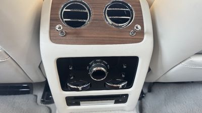 2022 Rolls-Royce Ghost, weiß, 14.000 km, Import VAE — Foto 8 z 16