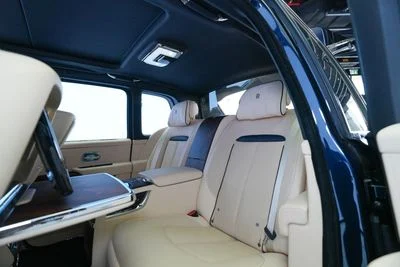 2020 Rolls-Royce Cullinan STD, blau, 55.000 km, Import VAE — Foto 11 z 16
