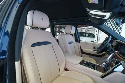 2020 Rolls-Royce Cullinan STD, blau, 55.000 km, Import VAE — Foto 15 z 16