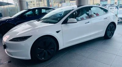 2024 Tesla Model 3 STANDARD RANGE, weiß, 75.000 km, Import VAE — Foto 6 z 16