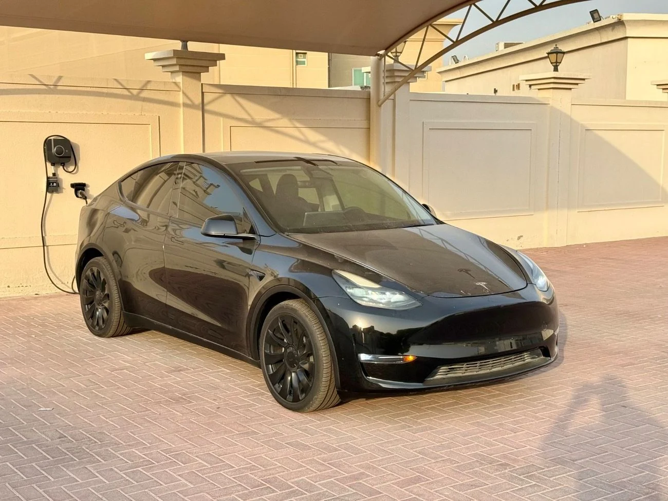 2024 Tesla Model Y LONG RANGE, schwarz, 29.000 km, Import VAE — Foto 1