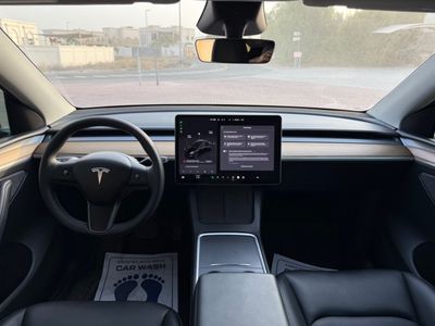 2024 Tesla Model Y LONG RANGE, schwarz, 29.000 km, Import VAE — Foto 8 z 9