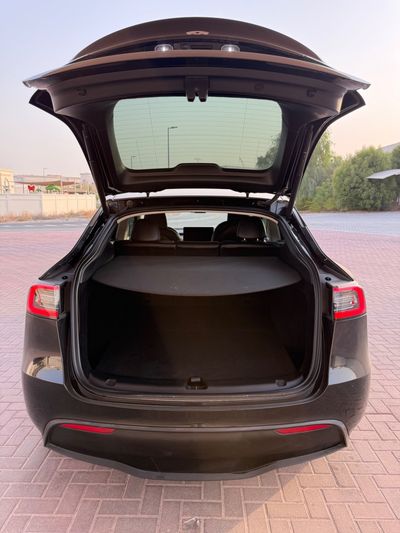 2024 Tesla Model Y LONG RANGE, schwarz, 29.000 km, Import VAE — Foto 9 z 9