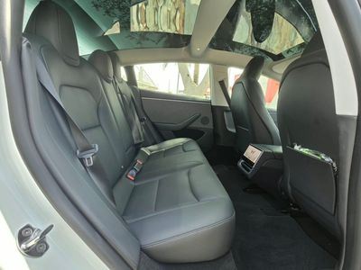2024 Tesla Model 3 STANDARD RANGE, weiß, 51.000 km, Import VAE — Foto 13 z 16