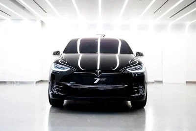 2019 Tesla Model X PERFORMANCE, schwarz, 33.000 km, Import VAE — Foto 2 z 16