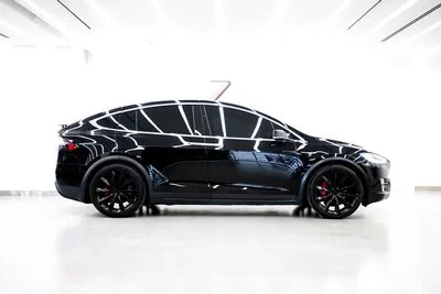 2019 Tesla Model X PERFORMANCE, schwarz, 33.000 km, Import VAE — Foto 3 z 16