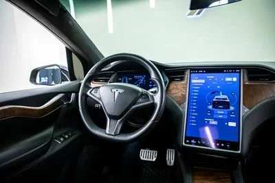 2019 Tesla Model X PERFORMANCE, schwarz, 33.000 km, Import VAE — Foto 8 z 16