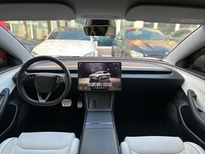 2024 Tesla Model 3 PERFORMANCE, weiß, 78.000 km, Import VAE — Foto 6 z 11
