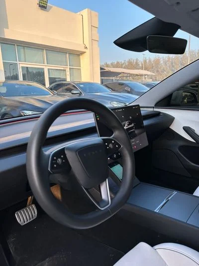 2024 Tesla Model 3 PERFORMANCE, weiß, 78.000 km, Import VAE — Foto 7 z 11