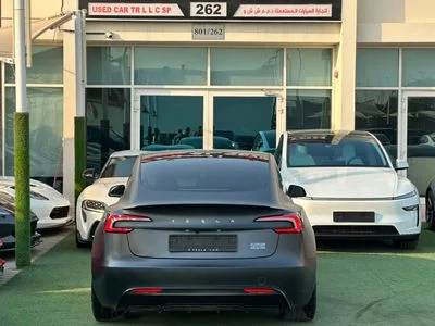 2025 Tesla Model 3 PERFORMANCE, schwarz, 70.000 km, Import VAE — Foto 4 z 12