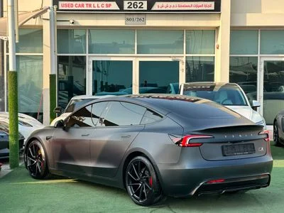 2025 Tesla Model 3 PERFORMANCE, schwarz, 70.000 km, Import VAE — Foto 5 z 12
