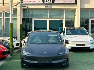 2025 Tesla Model 3 PERFORMANCE, schwarz, 70.000 km, Import VAE — Foto 6 z 12