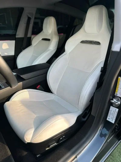 2025 Tesla Model 3 PERFORMANCE, schwarz, 70.000 km, Import VAE — Foto 8 z 12