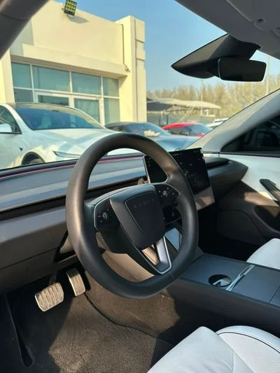 2025 Tesla Model 3 PERFORMANCE, schwarz, 70.000 km, Import VAE — Foto 9 z 12