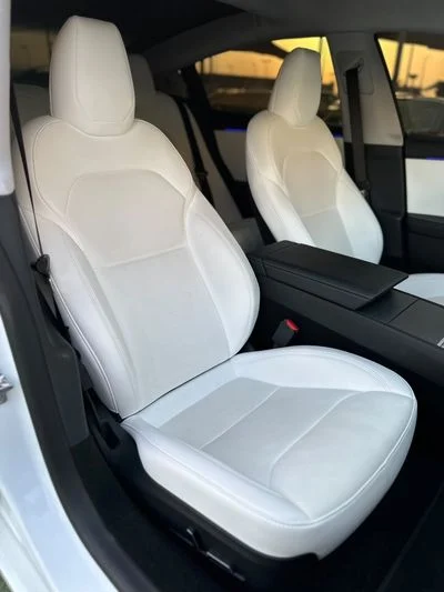 2025 Tesla Model 3 STANDARD RANGE, weiß, 40.000 km, Import VAE — Foto 12 z 13