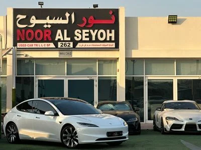 2025 Tesla Model 3 STANDARD RANGE, weiß, 40.000 km, Import VAE — Foto 2 z 13