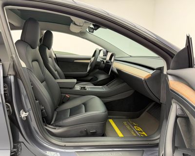 2023 Tesla Model 3 PERFORMANCE, grau, 26.677 km, Import VAE — Foto 15 z 16