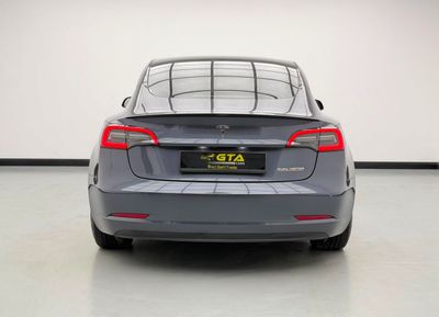 2023 Tesla Model 3 PERFORMANCE, grau, 26.677 km, Import VAE — Foto 5 z 16