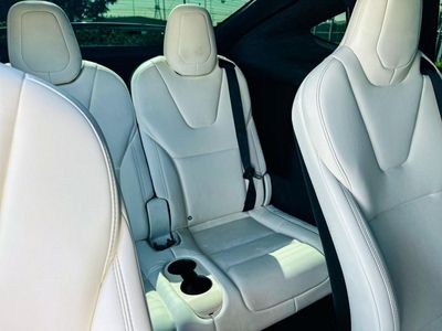 2020 Tesla Model X LONG RANGE, weiß, 108.000 km, Import VAE — Foto 10 z 11