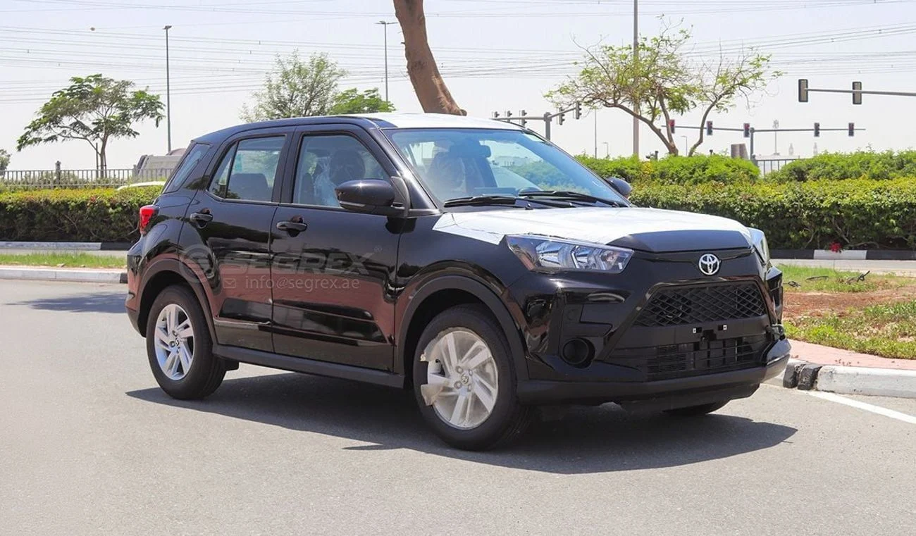 2026 Toyota Raize E . 1.2L . Petrol . 2WD . Automatic . 5 Seats . 5 Doors, schwarz, 0 km, Import VAE — Foto 1