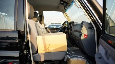 2026 Toyota Land Cruiser 70 LC76 LX, schwarz, 0 km, Import VAE — Foto 16 z 16