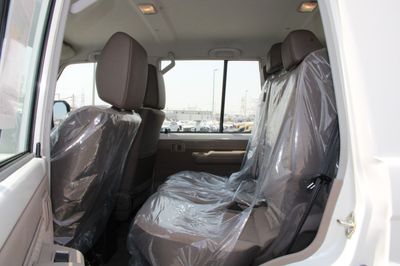 2026 Toyota Land Cruiser 70 LC76 LX, weiß, 0 km, Import VAE — Foto 11 z 19