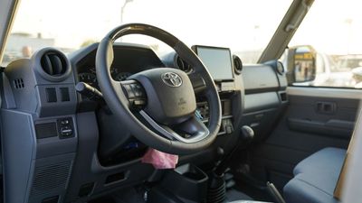 2026 Toyota Land Cruiser 70 LC76 LX, weiß, 0 km, Import VAE — Foto 4 z 15