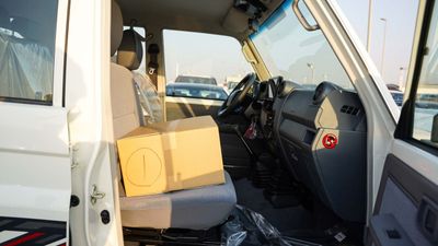 2026 Toyota Land Cruiser 70 LC76 LX, weiß, 0 km, Import VAE — Foto 9 z 15