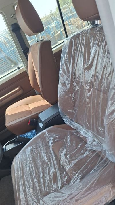 2026 Toyota Land Cruiser 70 LC76 LX, schwarz, 0 km, Import VAE — Foto 7 z 12