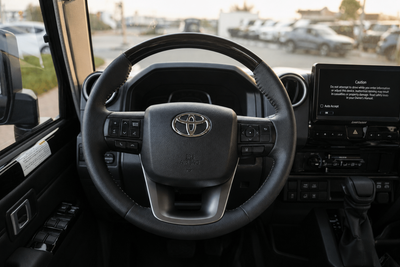 2026 Toyota Land Cruiser 70 LC76 LX, schwarz, 0 km, Import VAE — Foto 12 z 30