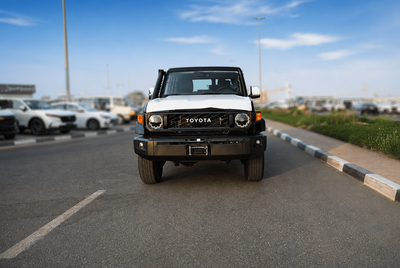 2026 Toyota Land Cruiser 70 LC76 LX, schwarz, 0 km, Import VAE — Foto 6 z 30