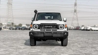 2026 Toyota Land Cruiser 70 LC76 LX, weiß, 0 km, Import VAE — Foto 4 z 22