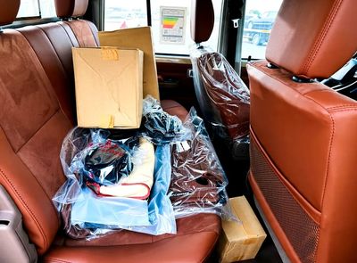 2026 Toyota Land Cruiser 70 LC79 LX, beige, 0 km, Import VAE — Foto 7 z 13