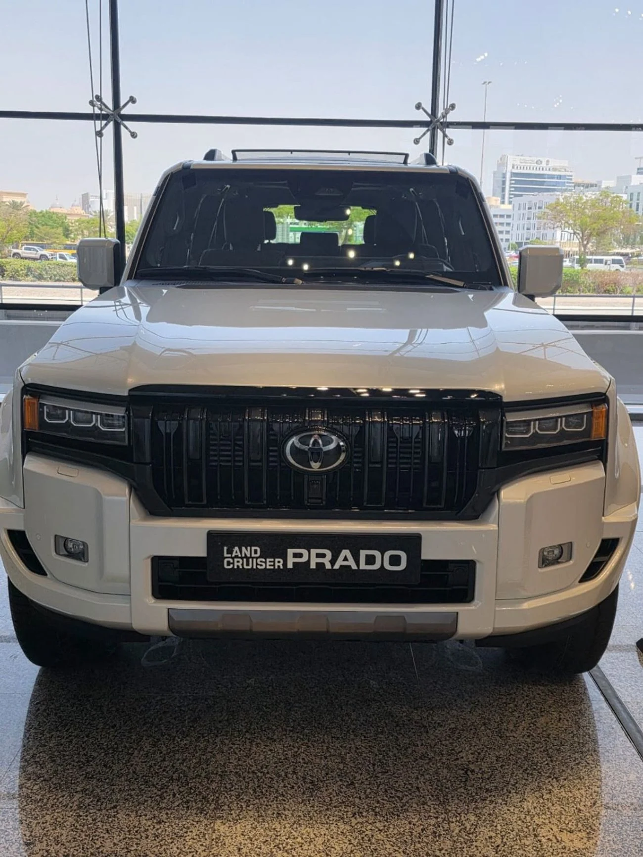 2027 Toyota Prado Vxr, weiß, 0 km, Import VAE — Foto 1