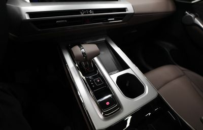 2026 Gac GS4, silber, 0 km, Import VAE — Foto 9 z 16