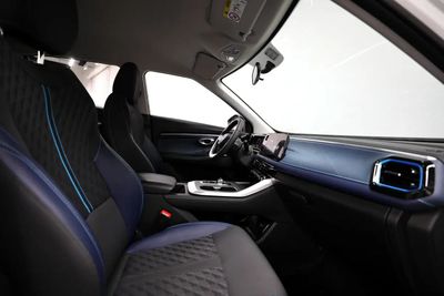 2027 Gac GS3, weiß, 0 km, Import VAE — Foto 7 z 13