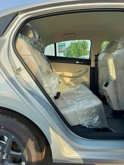 2027 Chery Arrizo 5 Std, silber, 0 km, Import VAE — Foto 11 z 21