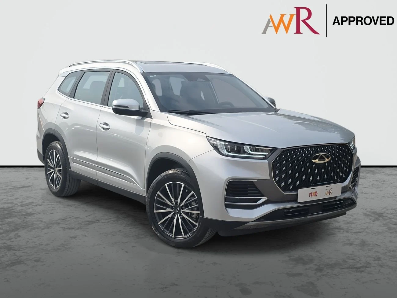 2024 Chery Tiggo 8 Pro Max E+ Premium, silber, 21.499 km, Import VAE — Foto 1