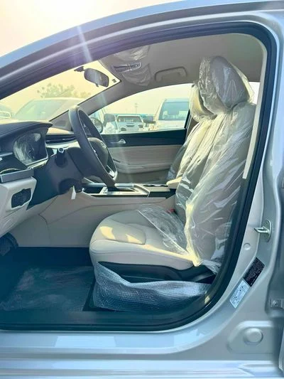 2027 Chery Arrizo 5 STD, silber, 0 km, Import VAE — Foto 9 z 21