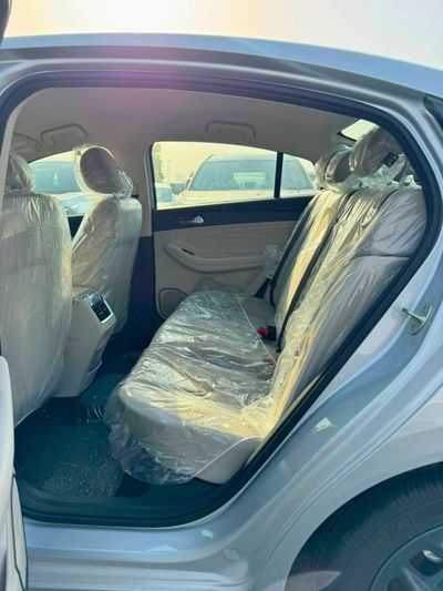 2027 Chery Arrizo 5 STD, silber, 0 km, Import VAE — Foto 11 z 21