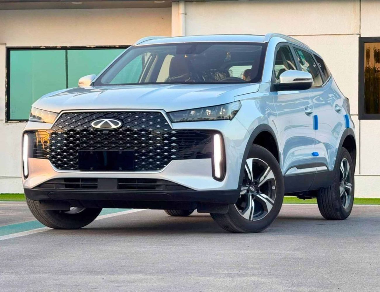 2026 Chery Tiggo 4 Pro COMFORT, silber, 0 km, Import VAE — Foto 1