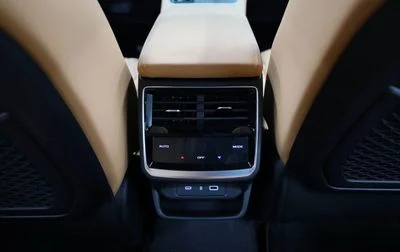 2026 Geely Monjaro GF PLUS, silber, 0 km, Import VAE — Foto 16 z 16