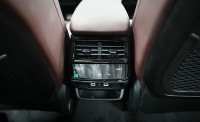 2024 Geely Monjaro GF PLUS, schwarz, 4.542 km, Import VAE — Foto 13 z 16