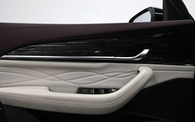 2024 Geely Monjaro GF PLUS, schwarz, 4.542 km, Import VAE — Foto 9 z 16