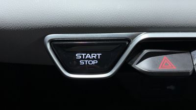 2026 Geely Coolray GL, grau, 17.371 km, Import VAE — Foto 12 z 16